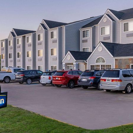 Days Inn & Suites By Wyndham Ґрілі Екстер'єр фото