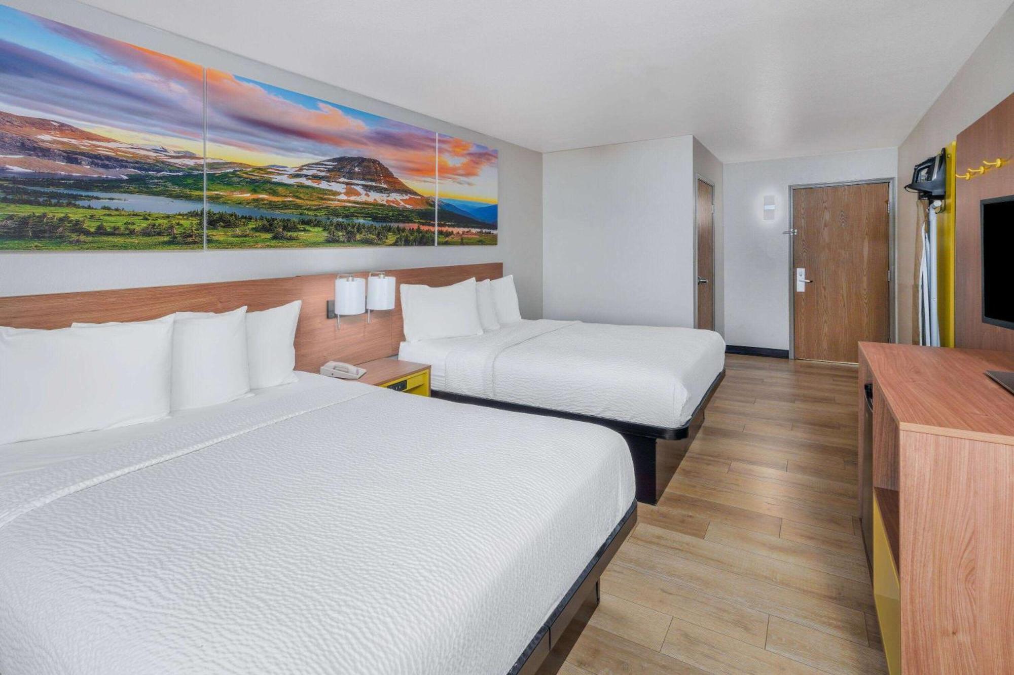 Days Inn & Suites By Wyndham Ґрілі Екстер'єр фото